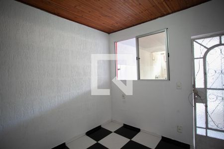 Casa para alugar com 70m², 3 quartos e 1 vaga Casa para alugar com 70m², 3 quartos e 1 vagaSala