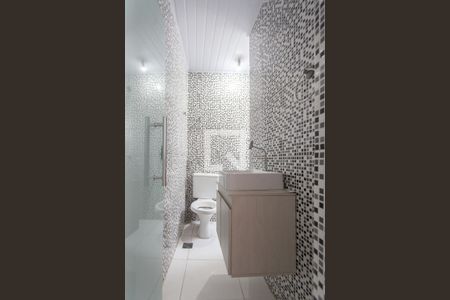 Casa para alugar com 70m², 3 quartos e 1 vaga Casa para alugar com 70m², 3 quartos e 1 vagaBanheiro Social