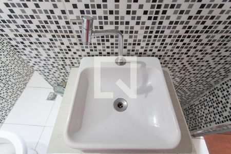 Casa para alugar com 70m², 3 quartos e 1 vaga Casa para alugar com 70m², 3 quartos e 1 vagaBanheiro Social