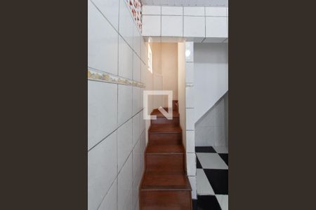 Escada de casa para alugar com 3 quartos, 70m² em Céu Azul, Belo Horizonte