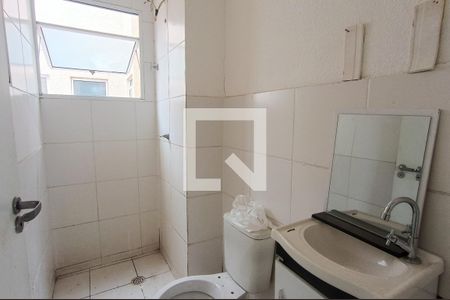Banheiro de apartamento para alugar com 2 quartos, 42m² em Caxangá, Suzano