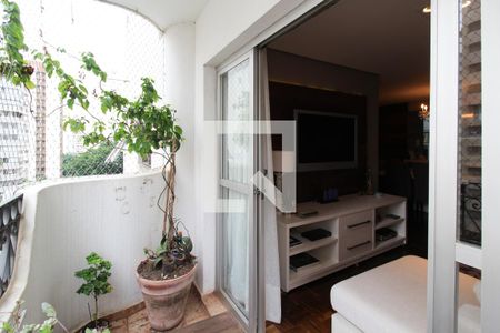 Varanda de apartamento para alugar com 2 quartos, 100m² em Indianópolis, São Paulo