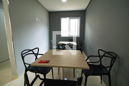 Apartamento para alugar com 32m², 2 quartos e sem vaga Apartamento para alugar com 32m², 2 quartos e sem vagaÁrea comum - Salão de festas