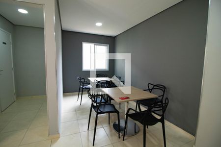 Apartamento para alugar com 32m², 2 quartos e sem vaga Apartamento para alugar com 32m², 2 quartos e sem vagaÁrea comum - Salão de festas