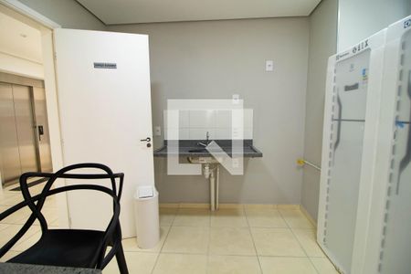 Apartamento para alugar com 32m², 2 quartos e sem vaga Apartamento para alugar com 32m², 2 quartos e sem vagaÁrea comum - Salão de festas