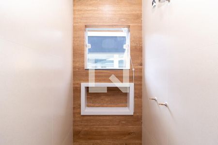 Casa à venda com 450m², 2 quartos e 3 vagasBanheiro da Suíte 2