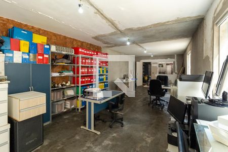 Casa à venda com 450m², 2 quartos e 3 vagasEscritório