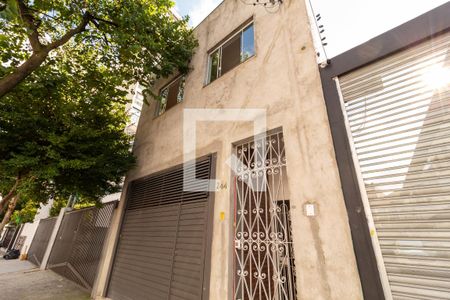 Casa à venda com 450m², 2 quartos e 3 vagasFachada