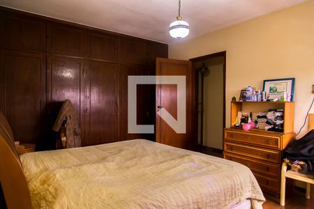 Casa à venda com 207m², 4 quartos e 5 vagasSuíte