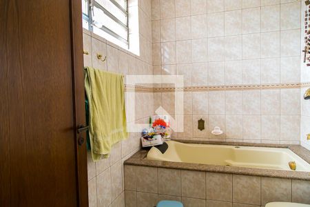 Casa à venda com 207m², 4 quartos e 5 vagasBanheiro da Suíte