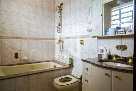 Casa à venda com 207m², 4 quartos e 5 vagasBanheiro da Suíte