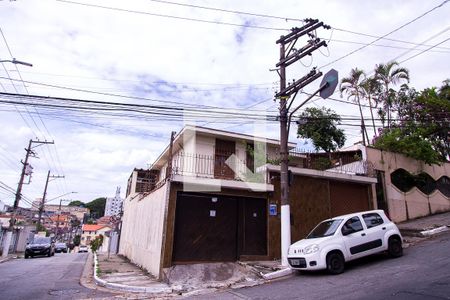 Casa à venda com 207m², 4 quartos e 5 vagasFachada