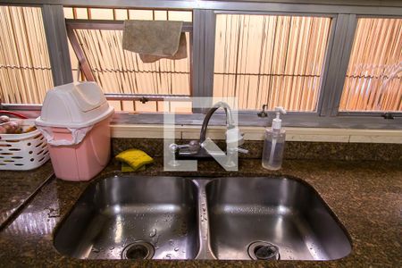 Casa à venda com 207m², 4 quartos e 5 vagasCozinha - Pia