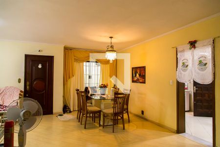 Sala de casa à venda com 4 quartos, 207m² em Cidade Vargas, São Paulo