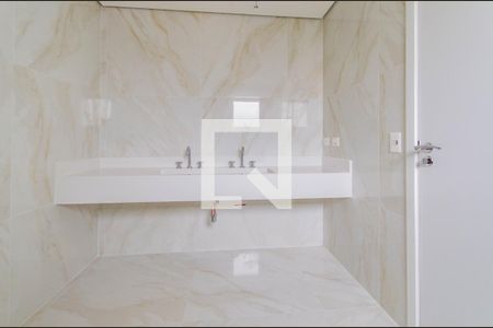 Apartamento à venda com 181m², 3 quartos e 2 vagasBanheiro da Suíte 2