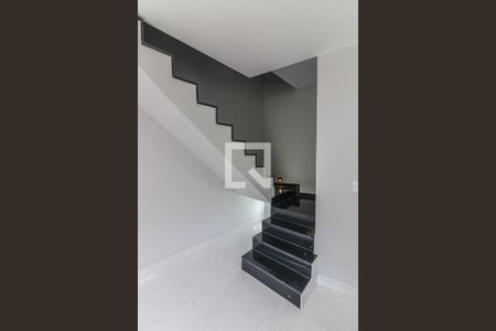 Sala - Escada de apartamento para alugar com 2 quartos, 84m² em Vargem Grande, Rio de Janeiro