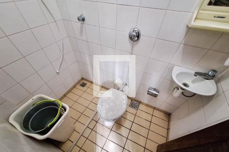 Casa de condomínio à venda com 210m², 3 quartos e 2 vagas Casa de condomínio à venda com 210m², 3 quartos e 2 vagasBanheiro de serviço