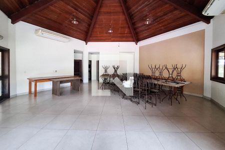 Casa de condomínio à venda com 210m², 3 quartos e 2 vagas Casa de condomínio à venda com 210m², 3 quartos e 2 vagasÁrea comum - Salão de festas