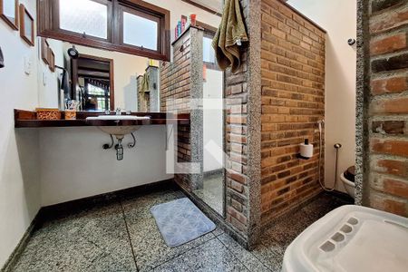 Casa de condomínio à venda com 210m², 3 quartos e 2 vagas Casa de condomínio à venda com 210m², 3 quartos e 2 vagasBanheiro Social