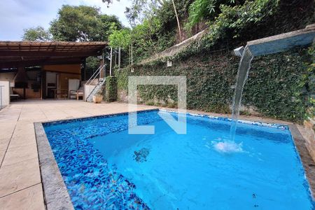 Casa de condomínio à venda com 210m², 3 quartos e 2 vagas Casa de condomínio à venda com 210m², 3 quartos e 2 vagasPiscina