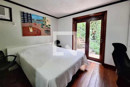 Casa de condomínio à venda com 210m², 3 quartos e 2 vagas Casa de condomínio à venda com 210m², 3 quartos e 2 vagasQuarto 2