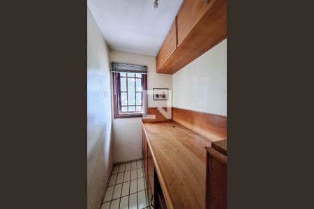 Casa de condomínio à venda com 210m², 3 quartos e 2 vagas Casa de condomínio à venda com 210m², 3 quartos e 2 vagasQuarto de Serviço