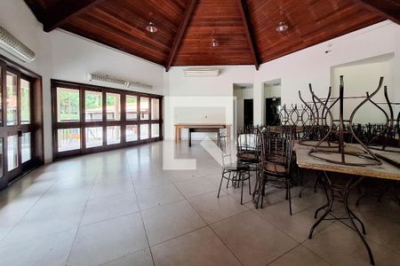 Casa de condomínio à venda com 210m², 3 quartos e 2 vagas Casa de condomínio à venda com 210m², 3 quartos e 2 vagasÁrea comum - Salão de festas