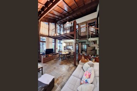 Sala de casa de condomínio à venda com 3 quartos, 210m² em Badu, Niterói