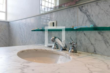 Casa para alugar com 450m², 4 quartos e 3 vagasBanheiro da Suíte