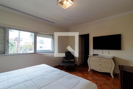 Casa para alugar com 450m², 4 quartos e 3 vagasSuíte