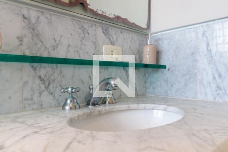 Casa para alugar com 450m², 4 quartos e 3 vagasBanheiro da Suíte