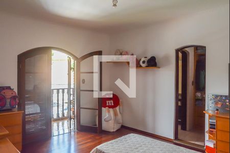 Casa à venda com 540m², 4 quartos e 10 vagasQuarto 2 - Suíte