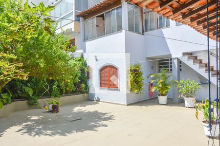Casa à venda com 540m², 4 quartos e 10 vagasQuintal