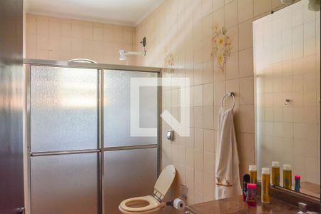 Casa à venda com 540m², 4 quartos e 10 vagasBanheiro da Suíte 2