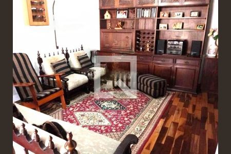 Casa à venda com 296m², 3 quartos e 4 vagas