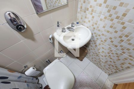Apartamento para alugar com 70m², 2 quartos e 1 vaga Apartamento para alugar com 70m², 2 quartos e 1 vagaBanheiro da Suíte 2