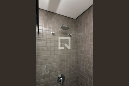 Banheiro de kitnet/studio para alugar com 1 quarto, 22m² em Centro Histórico, Porto Alegre