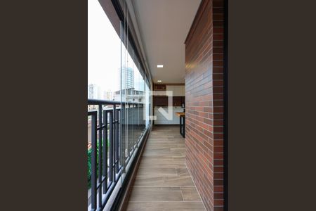 Apartamento à venda com 69m², 2 quartos e 2 vagasVaranda da sala e suíte 1