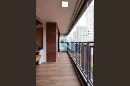 Apartamento à venda com 69m², 2 quartos e 2 vagasVaranda da sala e suíte 1