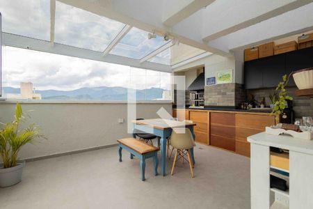 Apartamento à venda com 160m², 3 quartos e 2 vagasCobertura