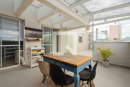 Apartamento à venda com 160m², 3 quartos e 2 vagasCobertura