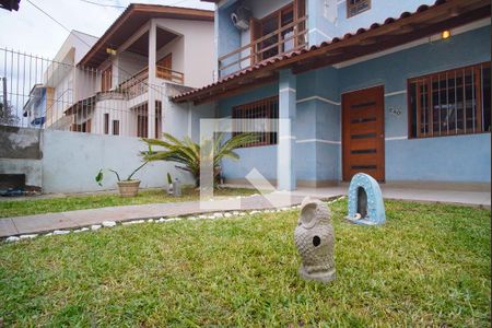 Casa à venda com 280m², 3 quartos e 3 vagasFachada - jardim