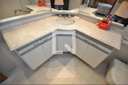 Casa à venda com 495m², 3 quartos e 3 vagasBanheiro do Quarto Suíte