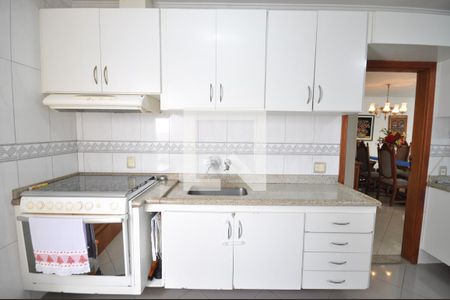 Casa à venda com 495m², 3 quartos e 3 vagasCozinha - Armários