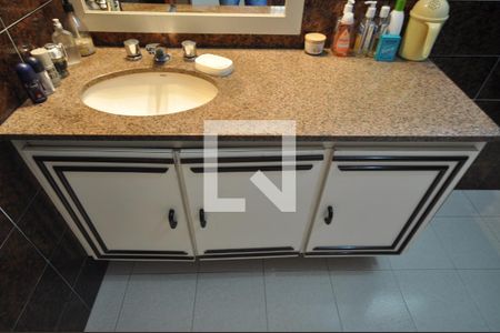 Casa à venda com 495m², 3 quartos e 3 vagasBanheiro Social