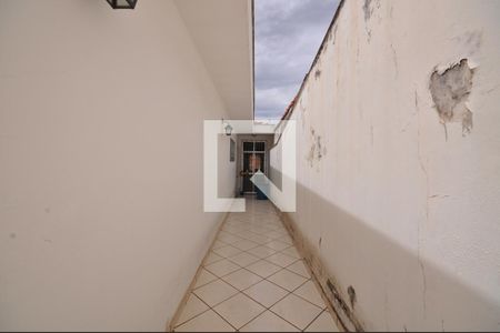 Casa à venda com 495m², 3 quartos e 3 vagasCorredor