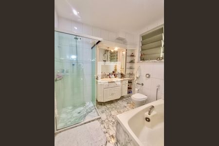 Apartamento à venda com 400m², 3 quartos e 1 vagaSuíte banheiro 