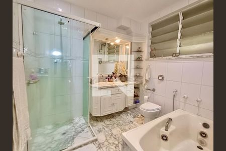 Apartamento à venda com 400m², 3 quartos e 1 vagaSuíte banheiro 