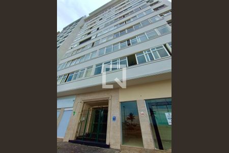 Apartamento à venda com 400m², 3 quartos e 1 vagaFachada com cartaz QA.