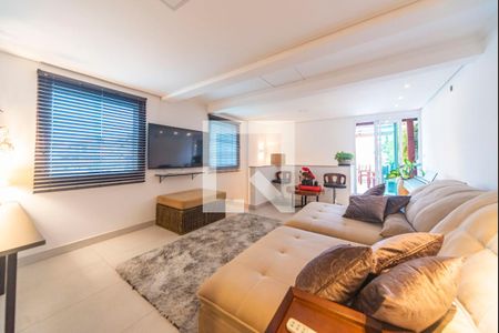 Casa à venda com 320m², 5 quartos e 2 vagas Casa à venda com 320m², 5 quartos e 2 vagasSala da Cobertura